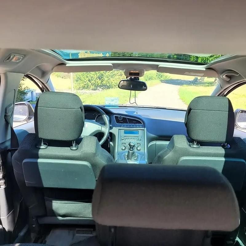 Noir Utilisé 2011 Peugeot 5008 Allure Monospace | 4 950 € (Prix juste) - Image 1/4