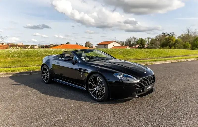 Noir Utilisé 2016 Aston Martin V8 Vantage Coupé | 96 990 € (Prix cher) - Image 1/4