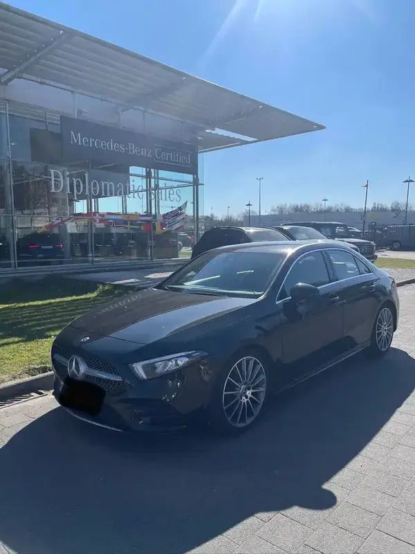 Utilisé 2019 Mercedes A180 AMG line Berline | 26 000 € - Image 1/4