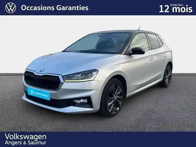 Gris argent toit noir Occasion 2022 Skoda Fabia Berline | 15 990 € (Prix juste) - Image 1/4