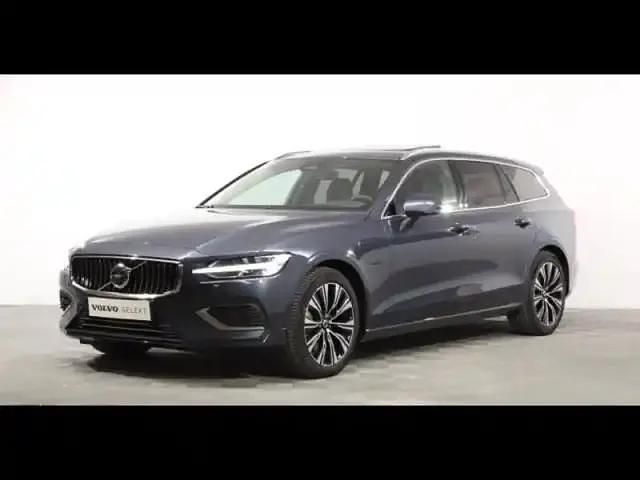 Bleu denim métallisé Nouvelle 2025 Volvo V60 Ultra Break | 69 900 € - Image 1/4