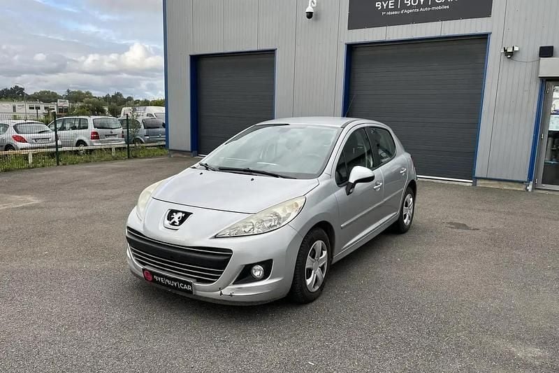 Gris Utilisé 2010 Peugeot 207 Premium Berline | 5 990 € (Bon prix) - Image 1/4