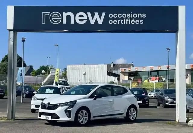Blanc Utilisé 2024 Renault Clio V Evolution Berline | 14 990 € (Bon prix) - Image 1/4