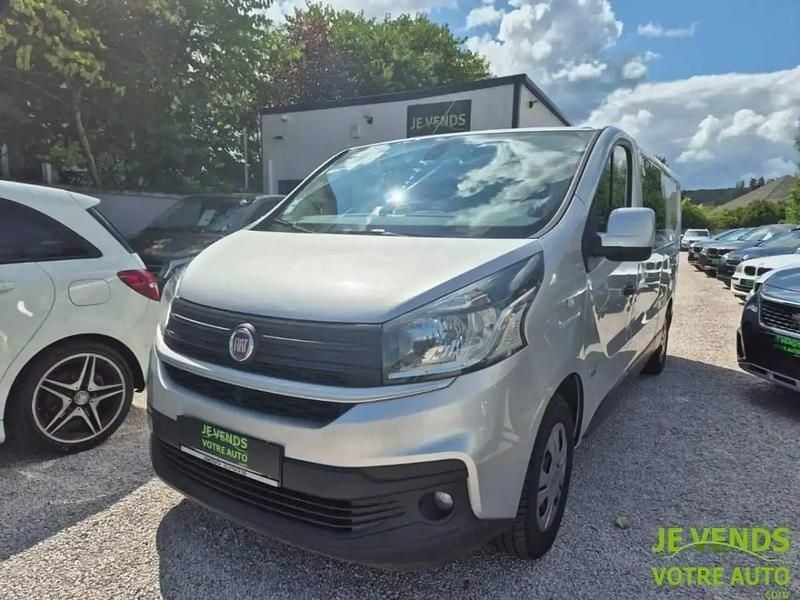 Gris Utilisé 2016 Fiat Talento Van | 20 990 € (Prix cher) - Image 1/4