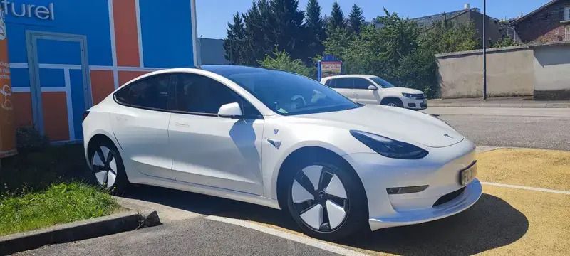 Blanc Utilisé 2021 Tesla Model 3 Long Range Berline | 32 900 € (Prix juste) - Image 1/4