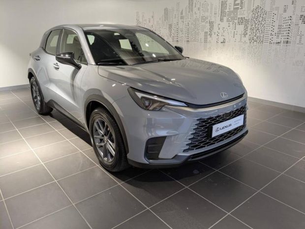 Gris Utilisé 2025 Lexus LBX Business Edition SUV | 33 900 € (Prix juste) - Image 1/4