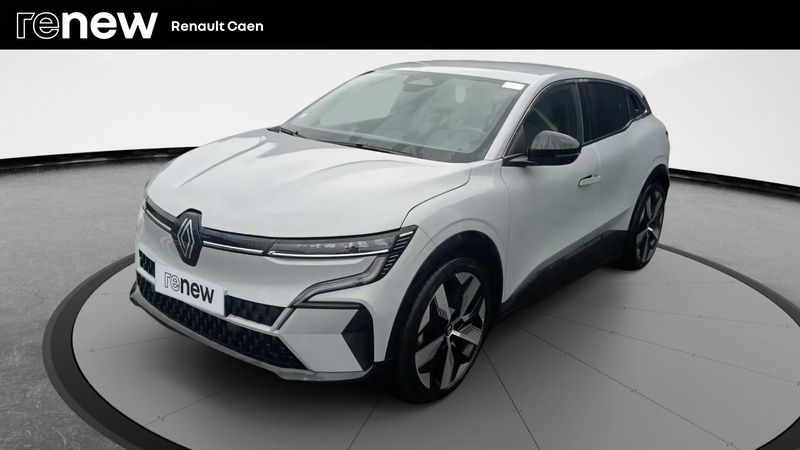 Gris Utilisé 2022 Renault Mégane Techno Berline | 25 490 € (Prix juste) - Image 1/4