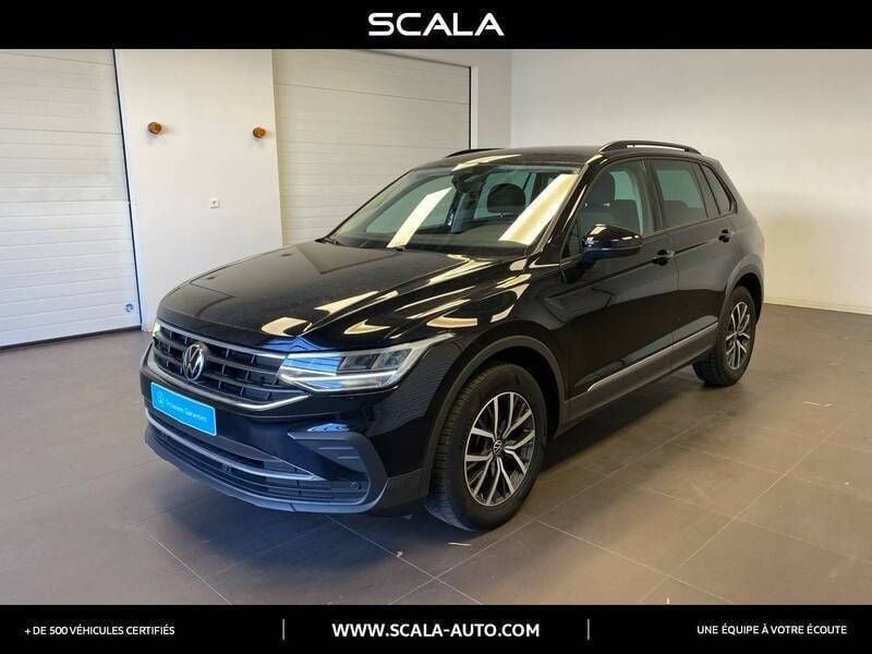 Noir intense nacré Utilisé 2021 VW Tiguan Life SUV | 27 990 € (Prix juste) - Image 1/1