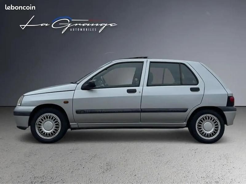 Occasion Renault Clio 61 ch (44 kW) 1997 Gris Citadine
