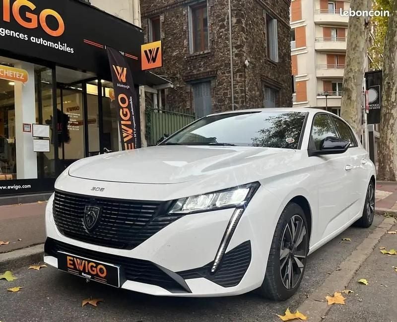 Blanc Occasion 2022 Peugeot 308 Allure Berline | 19 490 € (Prix juste) - Image 1/4