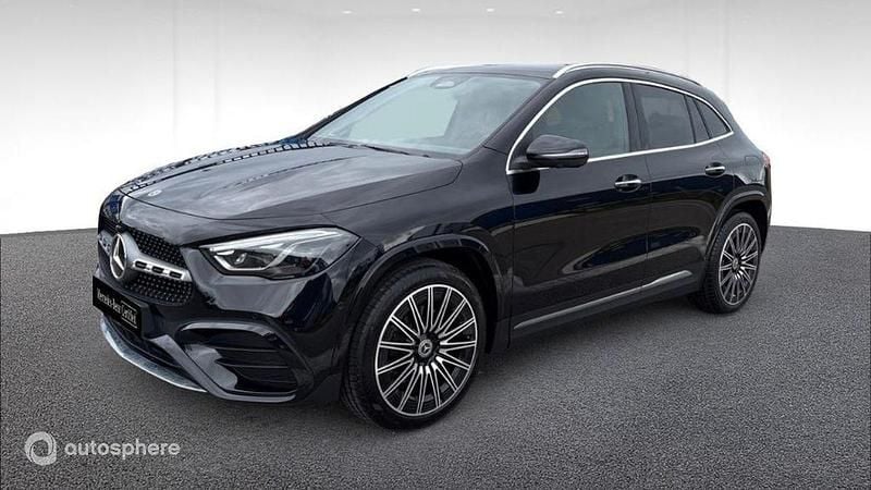 Noir Nouvelle 2024 Mercedes GLA200 AMG line SUV | 42 490 € - Image 1/4