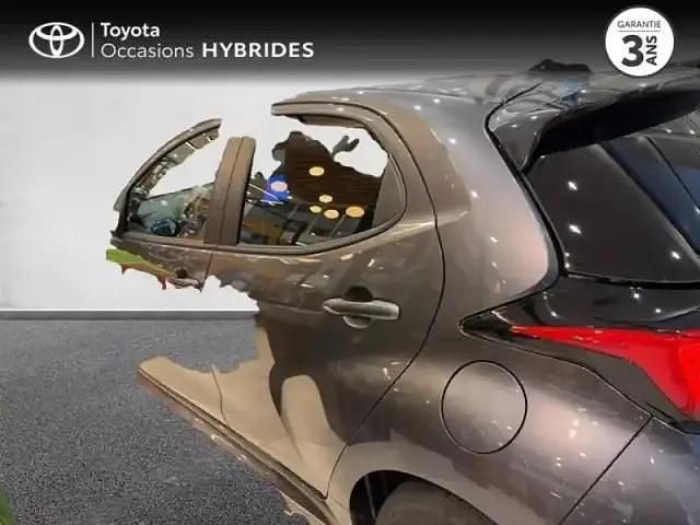 Nouvelle Toyota Yaris Hybrid Design 116 ch (85 kW) 2025 Gris atlas (m) Berline
