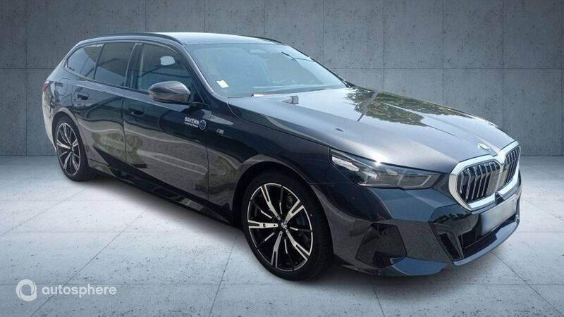 Gris Utilisé 2024 BMW 520 M Sport Break | 69 990 € (Prix cher) - Image 1/4