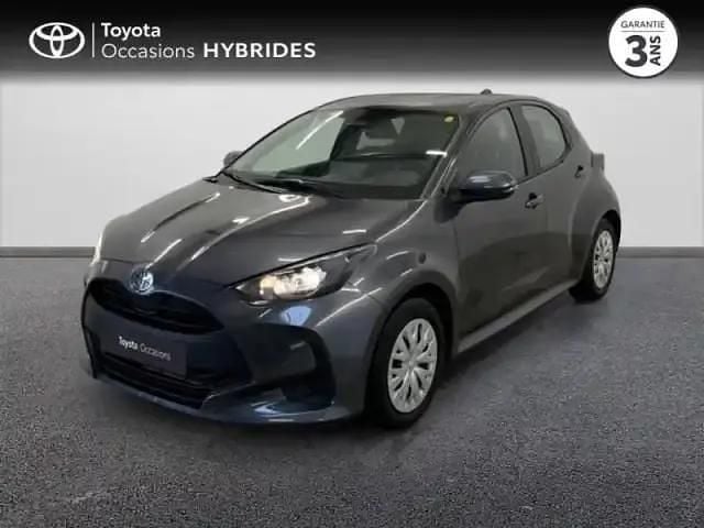 Occasion Toyota Yaris Hybrid 116 ch (85 kW) 2025 Gris atlas (m) Berline