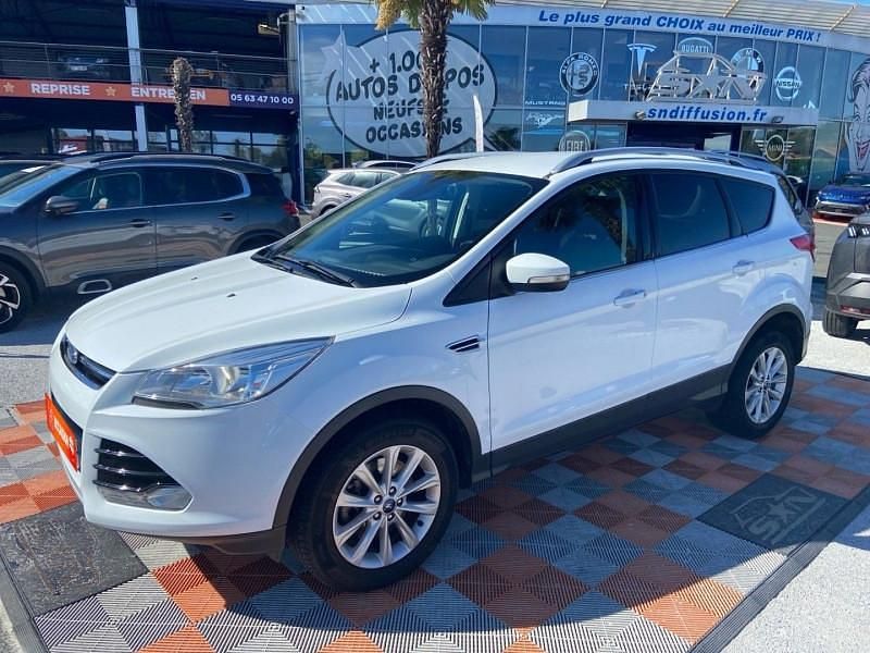 Blanc Utilisé 2016 Ford Kuga Titanium SUV | 11 350 € (Prix assez cher) - Image 1/4
