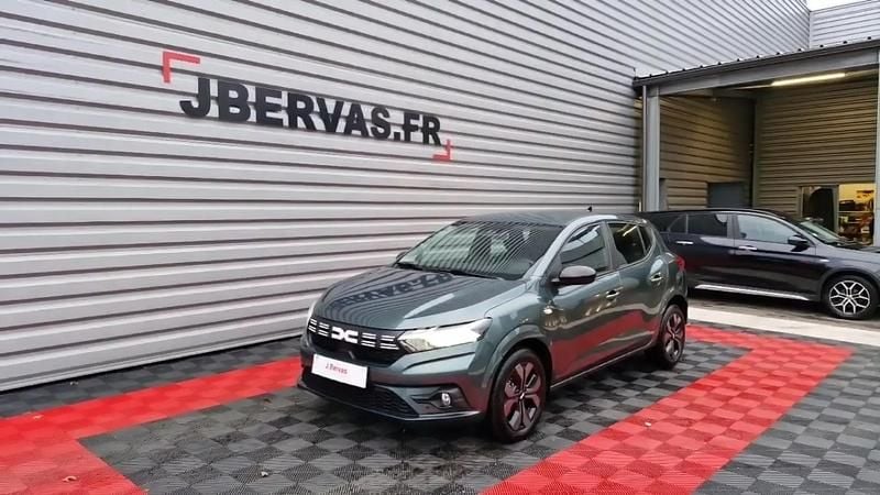 Vert Occasion 2025 Dacia Sandero Journey Berline | 16 590 € (Prix juste) - Image 1/4