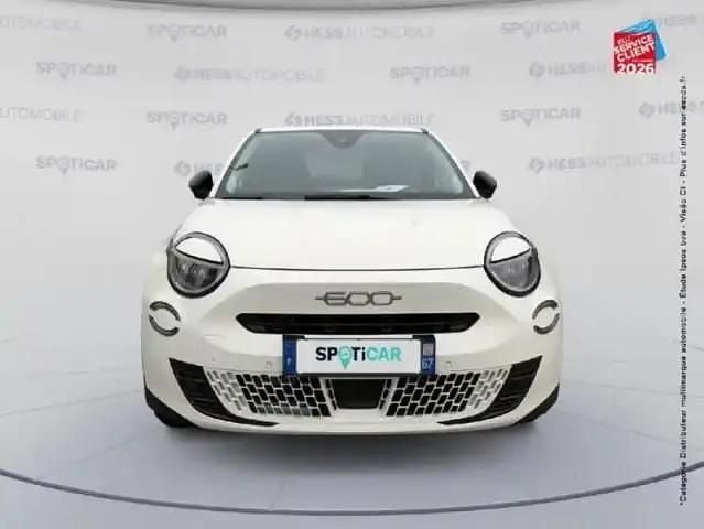 Nouvelle Fiat 600 2025 Ice white SUV