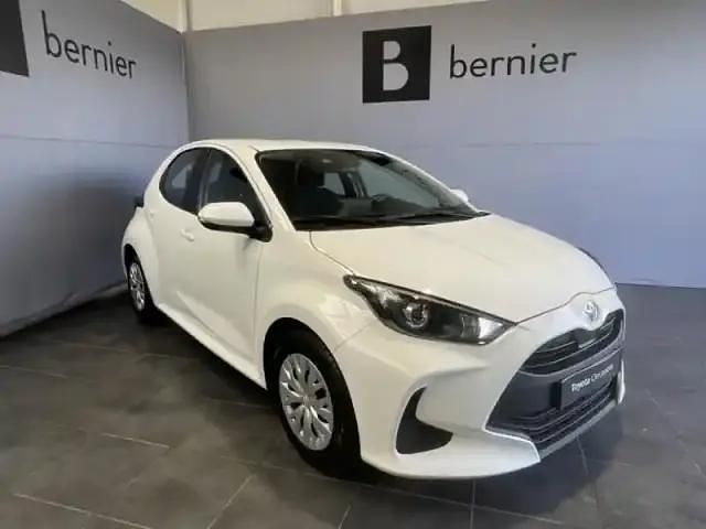 Blanc Utilisé 2023 Toyota Yaris Berline | 15 480 € - Image 1/4