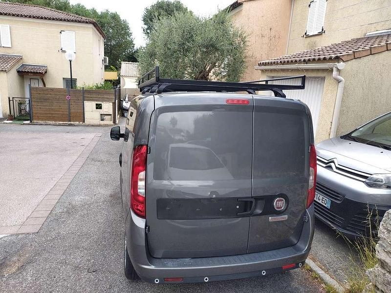 Occasion Fiat Doblò 95 ch (69 kW) 2017 Gris Monospace