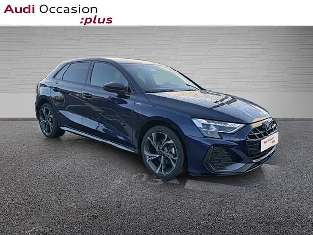 Occasion Audi A3 S-Line 116 ch (85 kW) 2025 Bleu navarre métallisé