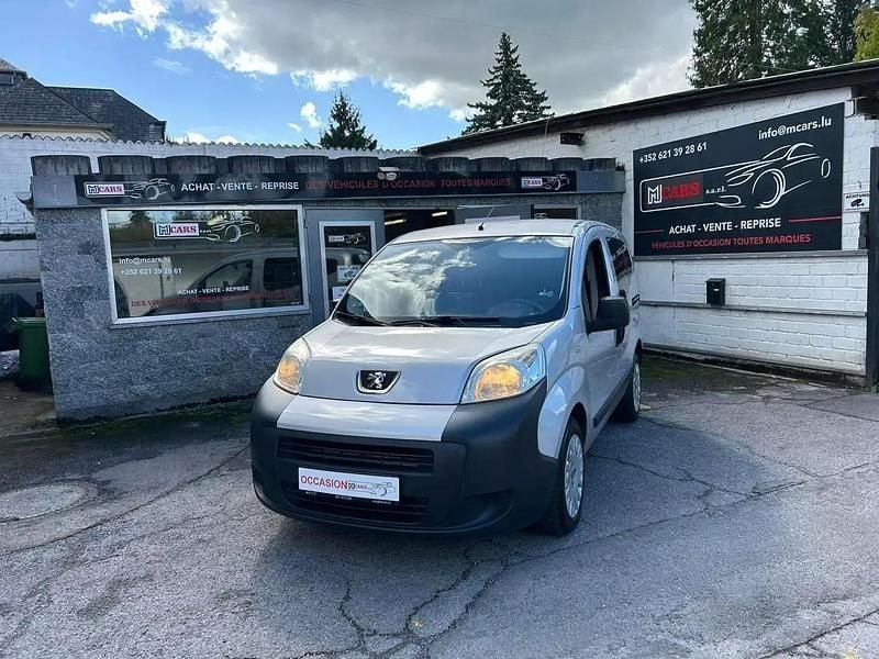 Gris Utilisé 2011 Peugeot Bipper Monospace | 7 900 € - Image 1/4