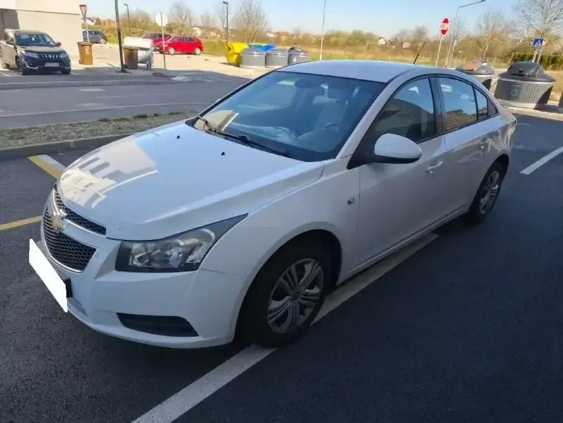 Utilisé 2011 Chevrolet Cruze Berline | 2 000 € - Image 1/4