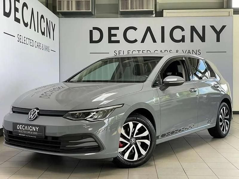 Gris Utilisé 2021 VW Golf VIII Active Citadine | 19 975 € (Prix juste) - Image 1/4