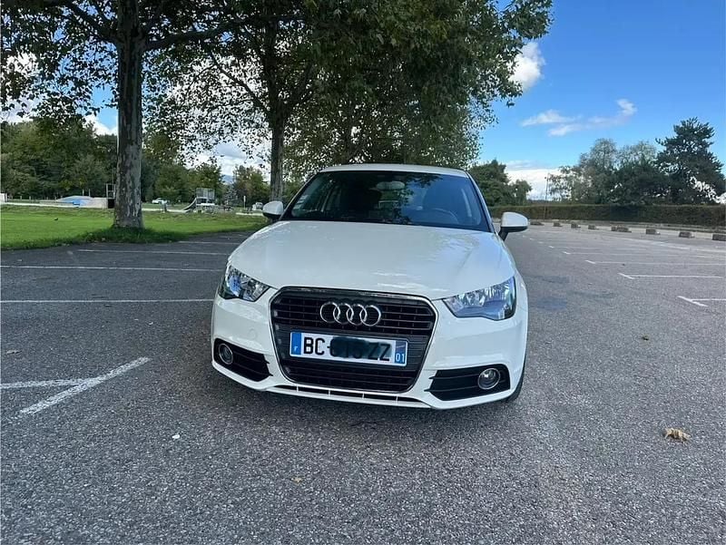 Blanc Utilisé 2010 Audi A1 Ambiente Citadine | 9 800 € (Bon prix) - Image 1/4