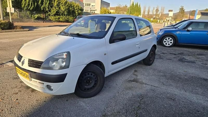 Occasion 2004 Renault Clio II Dynamique Berline | 2 500 € (Prix juste) - Image 1/4