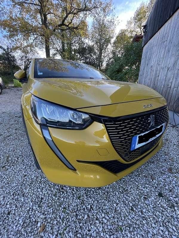 Occasion Peugeot e-208 Allure 100 kW (137 ch) 2020 Jaune Citadine