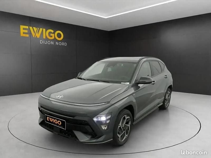 Gris Nouvelle 2025 Hyundai Kona N Line SUV | 29 890 € (Prix juste) - Image 1/4