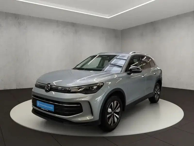 Argent Utilisé 2024 VW Tiguan Life SUV | 42 300 € (Prix juste) - Image 1/4