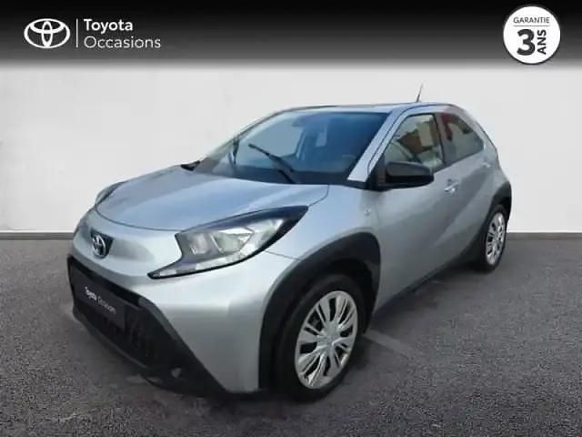Gris Utilisé 2023 Toyota Aygo X SUV | 15 480 € - Image 1/4