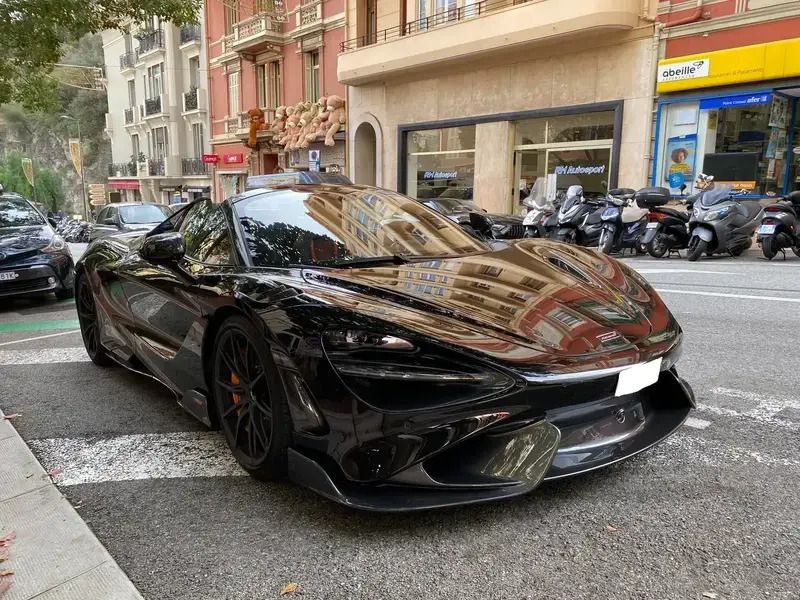 Noir Utilisé 2022 McLaren 765LT Coupé | 516 900 € - Image 1/4