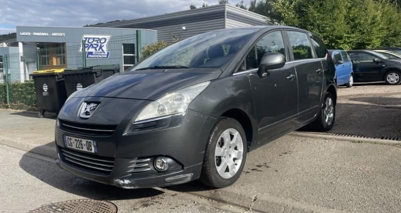Utilisé 2011 Peugeot 5008 Monospace | 3 990 € - Image 1/4