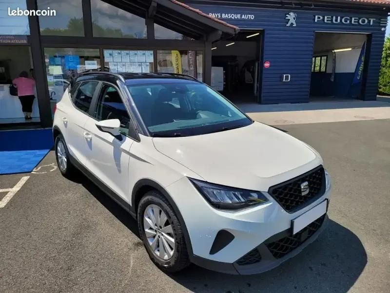 Blanc Utilisé 2022 Seat Arona Business SUV | 17 590 € (Prix juste) - Image 1/4