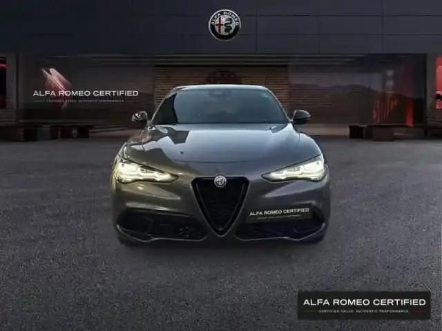 Occasion Alfa Romeo Stelvio Sprint 160 ch (117 kW) 2024 Gris vesuvio métallisée SUV