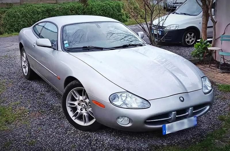 Gris Utilisé 2001 Jaguar XK8 Coupé | 19 800 € - Image 1/4