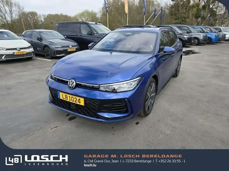 Bleu Utilisé 2025 VW Passat R-line Break | 58 358 € - Image 1/4
