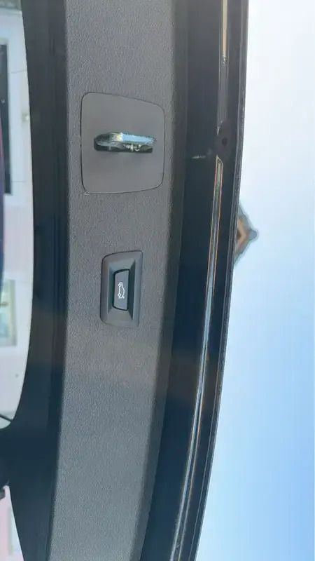 Image 2/4