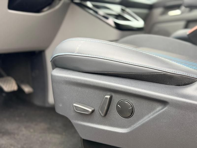 Occasion Ford Transit Sport 170 ch (125 kW) 2025 Bleu azur mã©tallisã©e Van