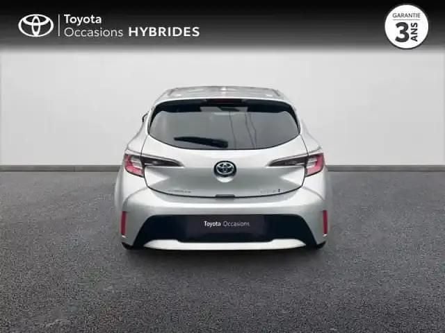 Occasion Toyota Corolla Design 122 ch (89 kW) 2023 Gris aluminium métallisé Berline