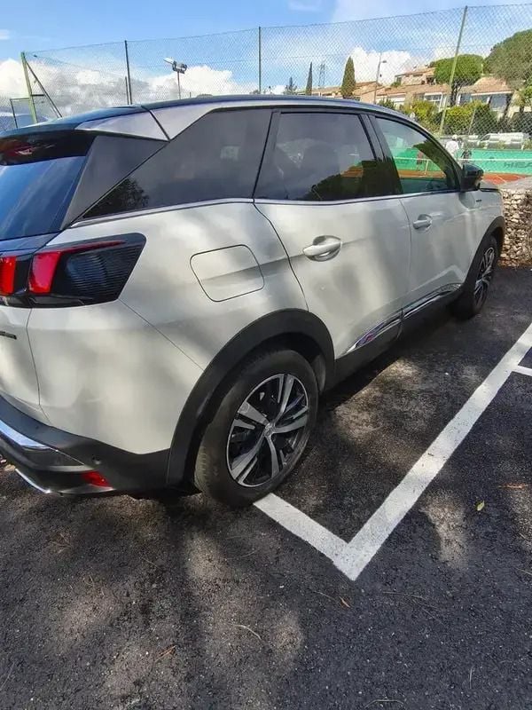 Blanc Utilisé 2017 Peugeot 3008 S SUV | 18 800 € (Prix juste) - Image 1/4