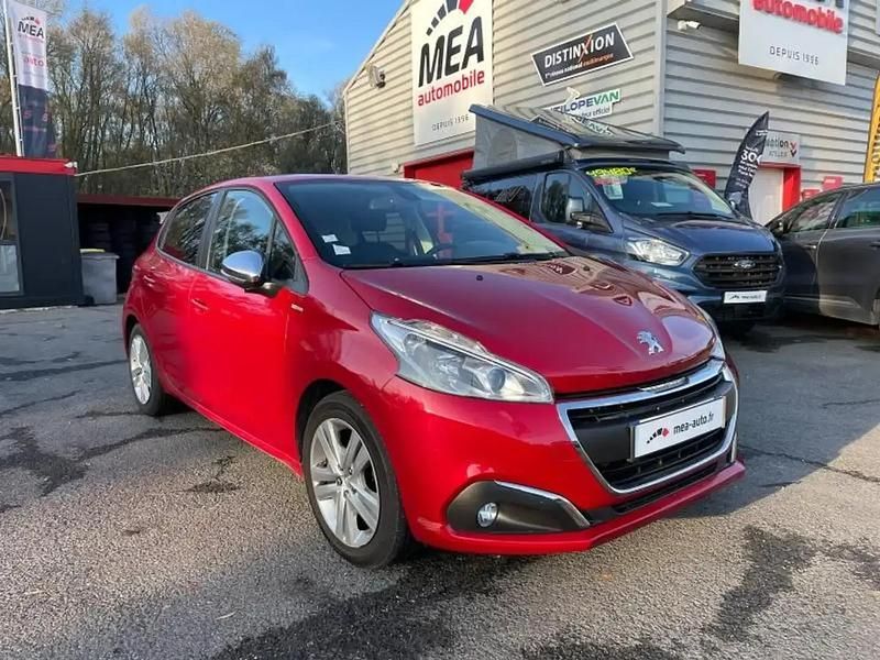 Rouge Occasion 2018 Peugeot 208 Style Citadine | 5 980 € (Bon prix) - Image 1/4