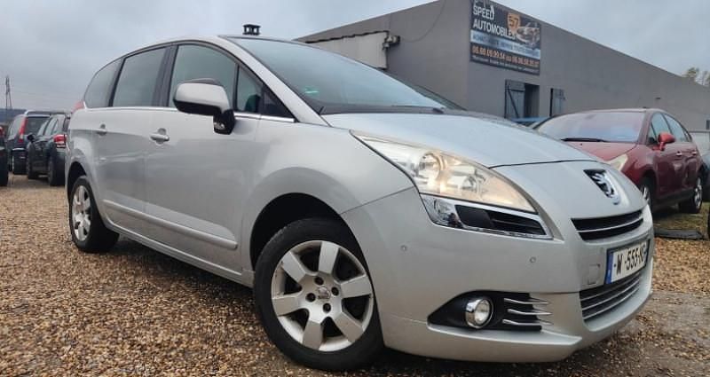 Utilisé 2010 Peugeot 5008 Premium Monospace | 6 999 € (Prix juste) - Image 1/4