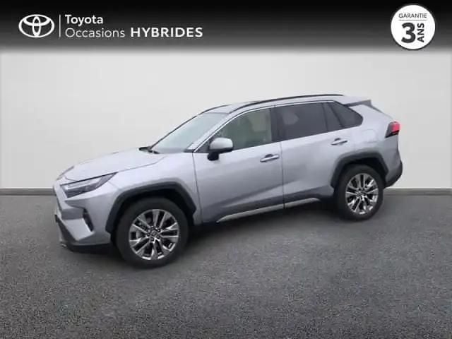 Gris Occasion 2024 Toyota RAV4 Hybrid Lounge SUV | 40 990 € (Prix juste) - Image 1/4