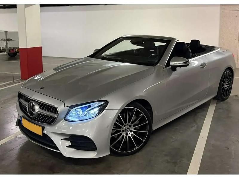 Gris Utilisé 2021 Mercedes E220 Cabriolet | 46 990 € (Prix juste) - Image 1/4