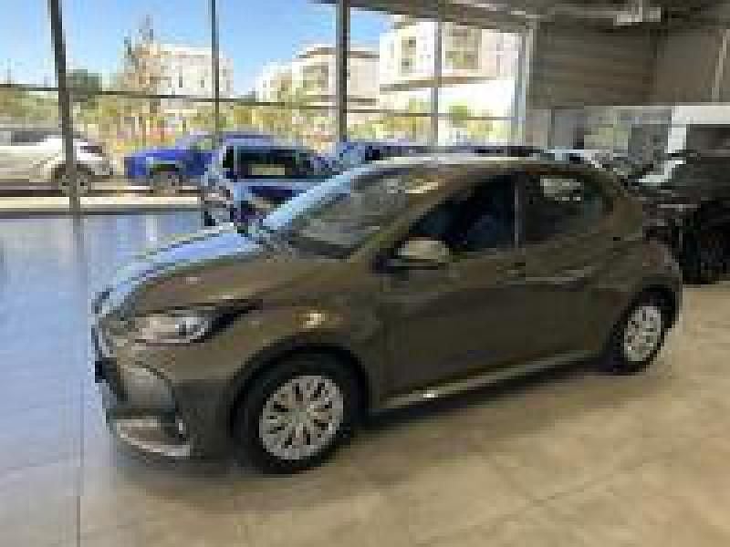 Utilisé 2023 Toyota Yaris Hybrid Business Edition | 19 970 € (Super prix) - Image 1/4