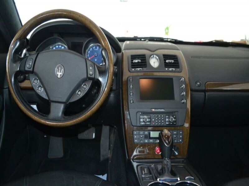 Image 2/4