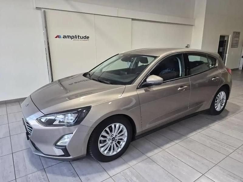 Premium orange glow Occasion 2019 Ford Focus Titanium Berline | 14 499 € (Prix juste) - Image 1/4